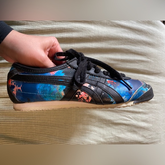 Asics Onitsuka Tiger Shoes - Picture 6 of 8